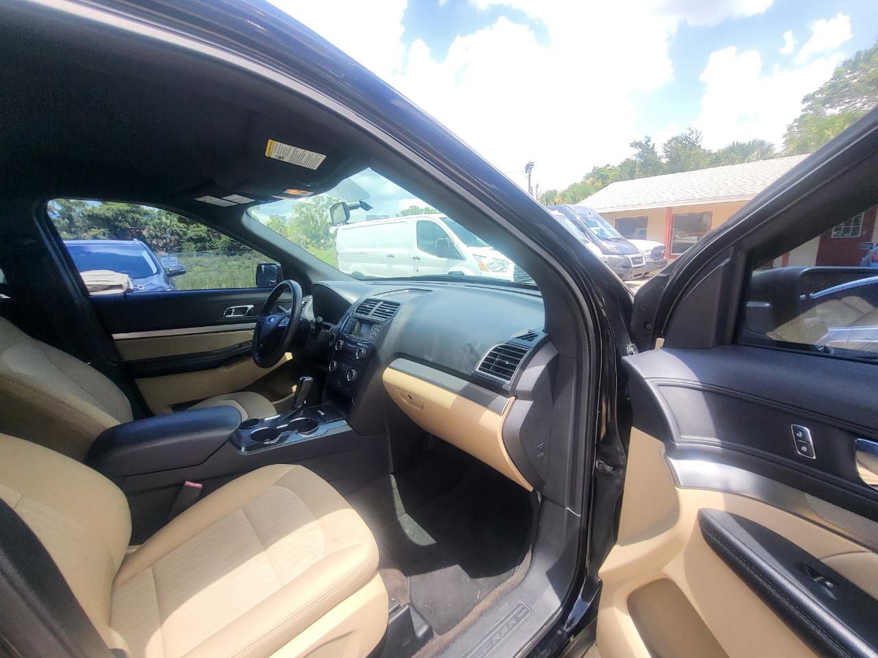 Ford Explorer Base FWD 2017