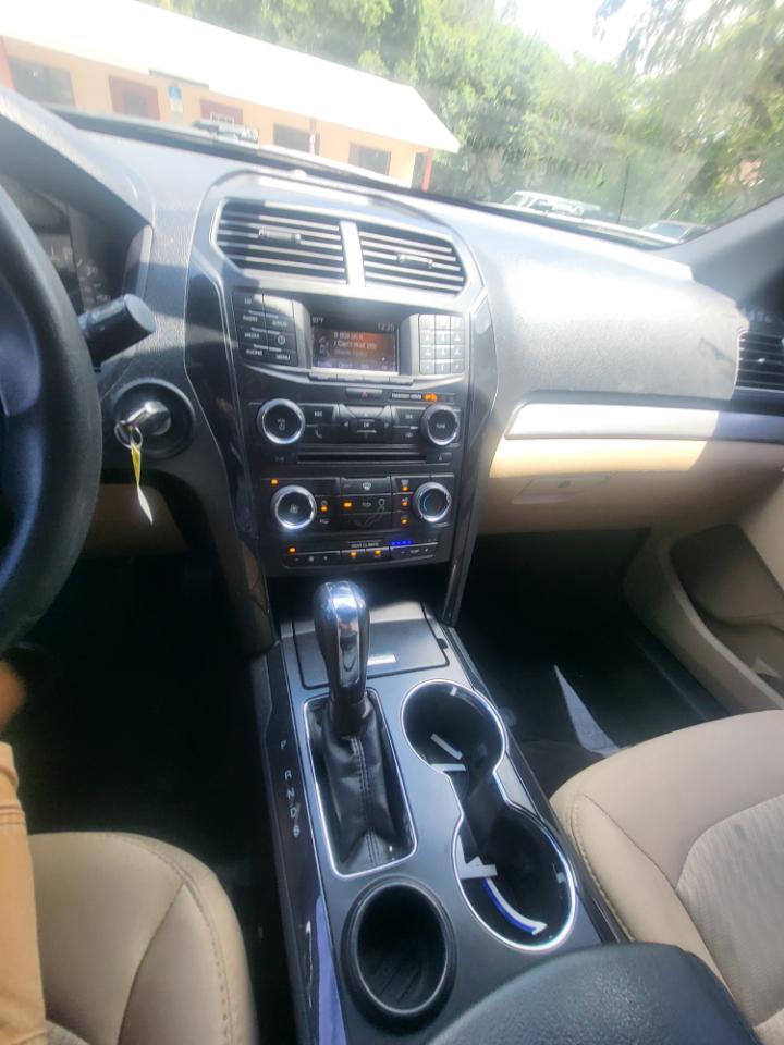 Ford Explorer Base FWD 2017