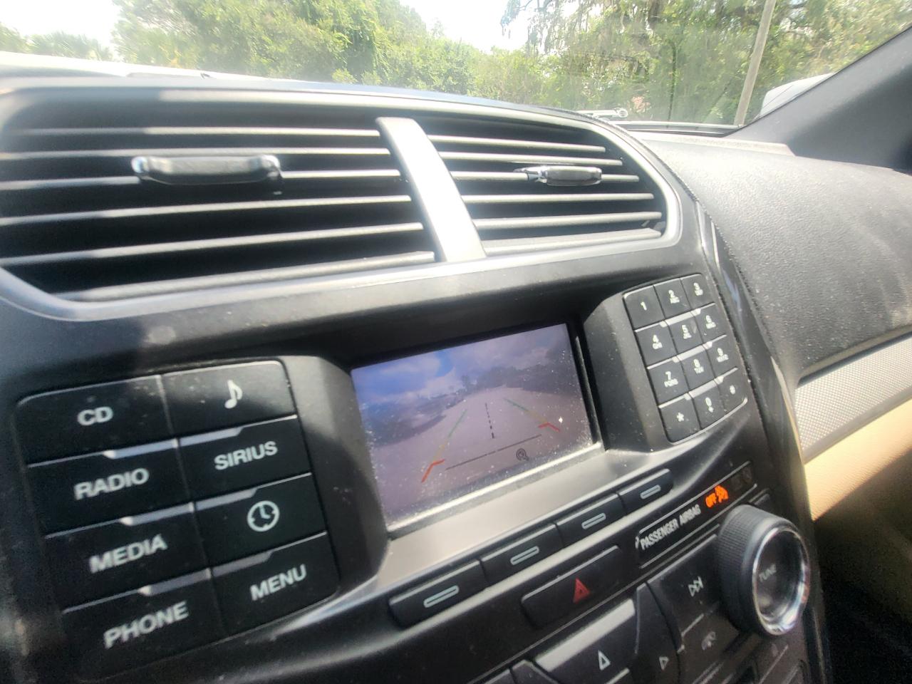 Ford Explorer Base FWD 2017