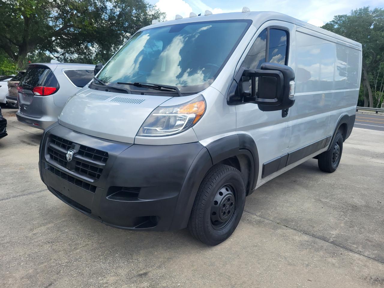 RAM Promaster 1500 Low Roof Tradesman 136-in. WB 2017
