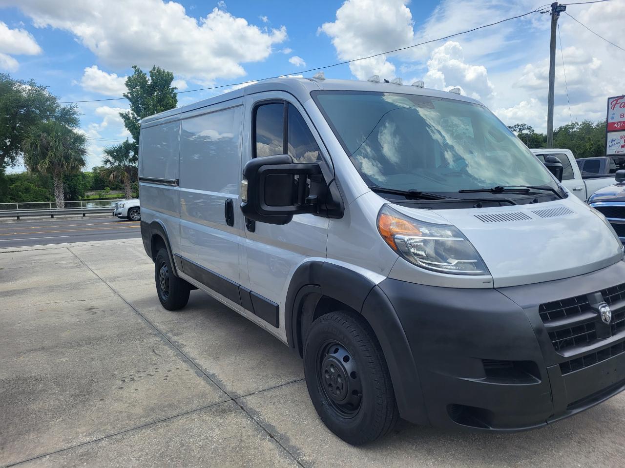 RAM Promaster 1500 Low Roof Tradesman 136-in. WB 2017