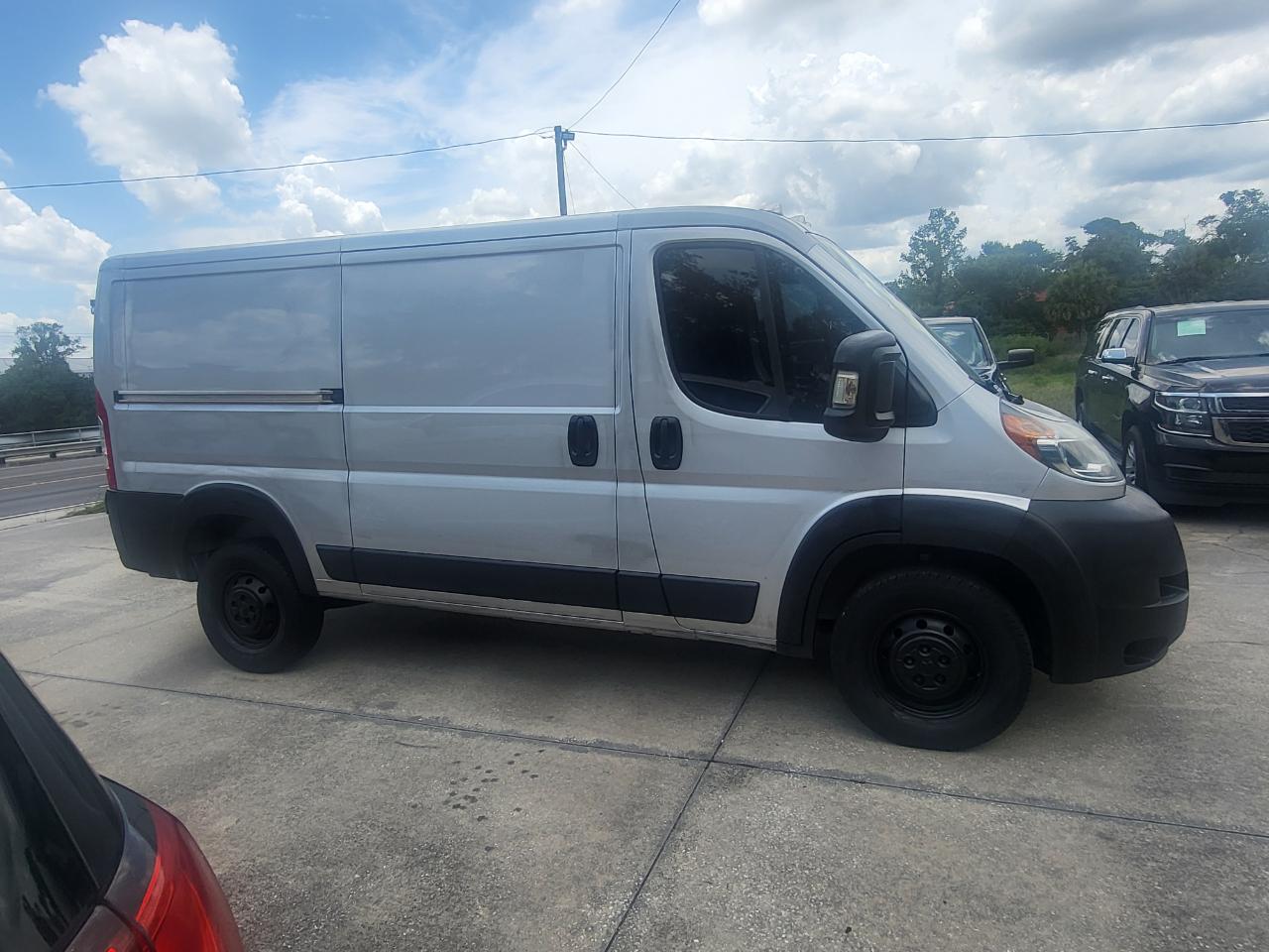 RAM Promaster 1500 Low Roof Tradesman 136-in. WB 2017