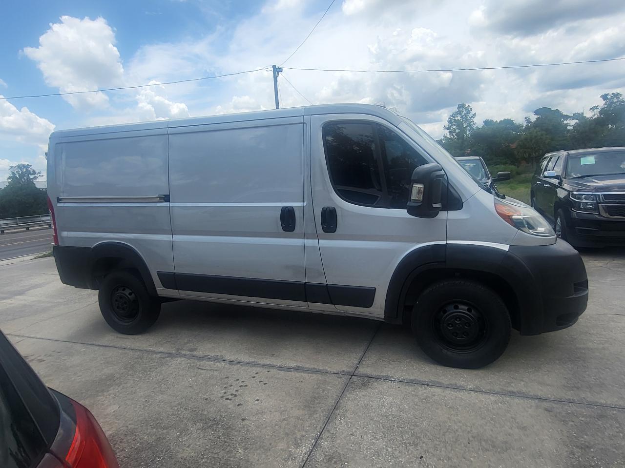 RAM Promaster 1500 Low Roof Tradesman 136-in. WB 2017