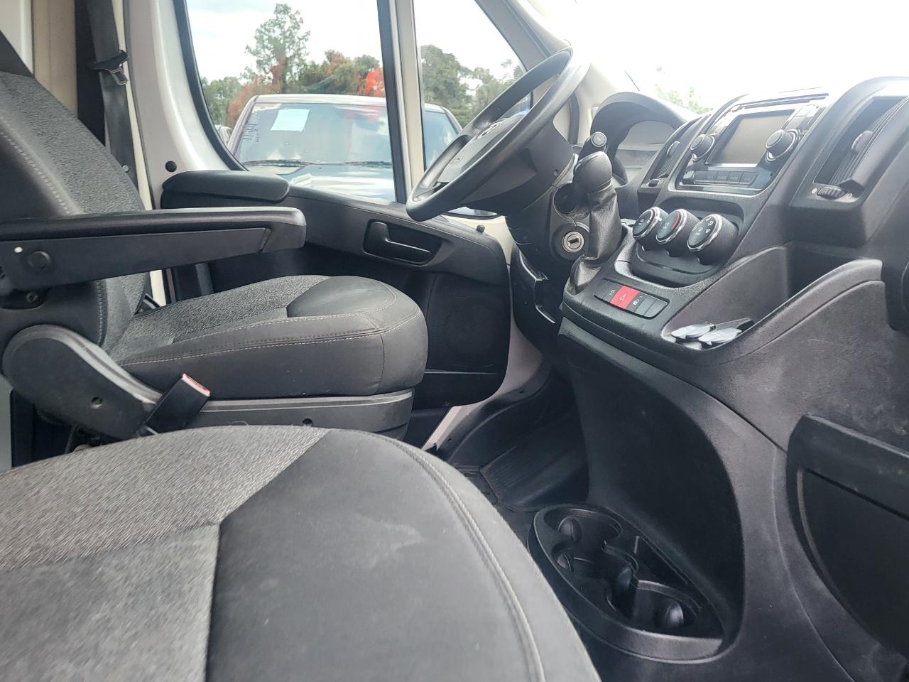 RAM Promaster 1500 Low Roof Tradesman 136-in. WB 2017