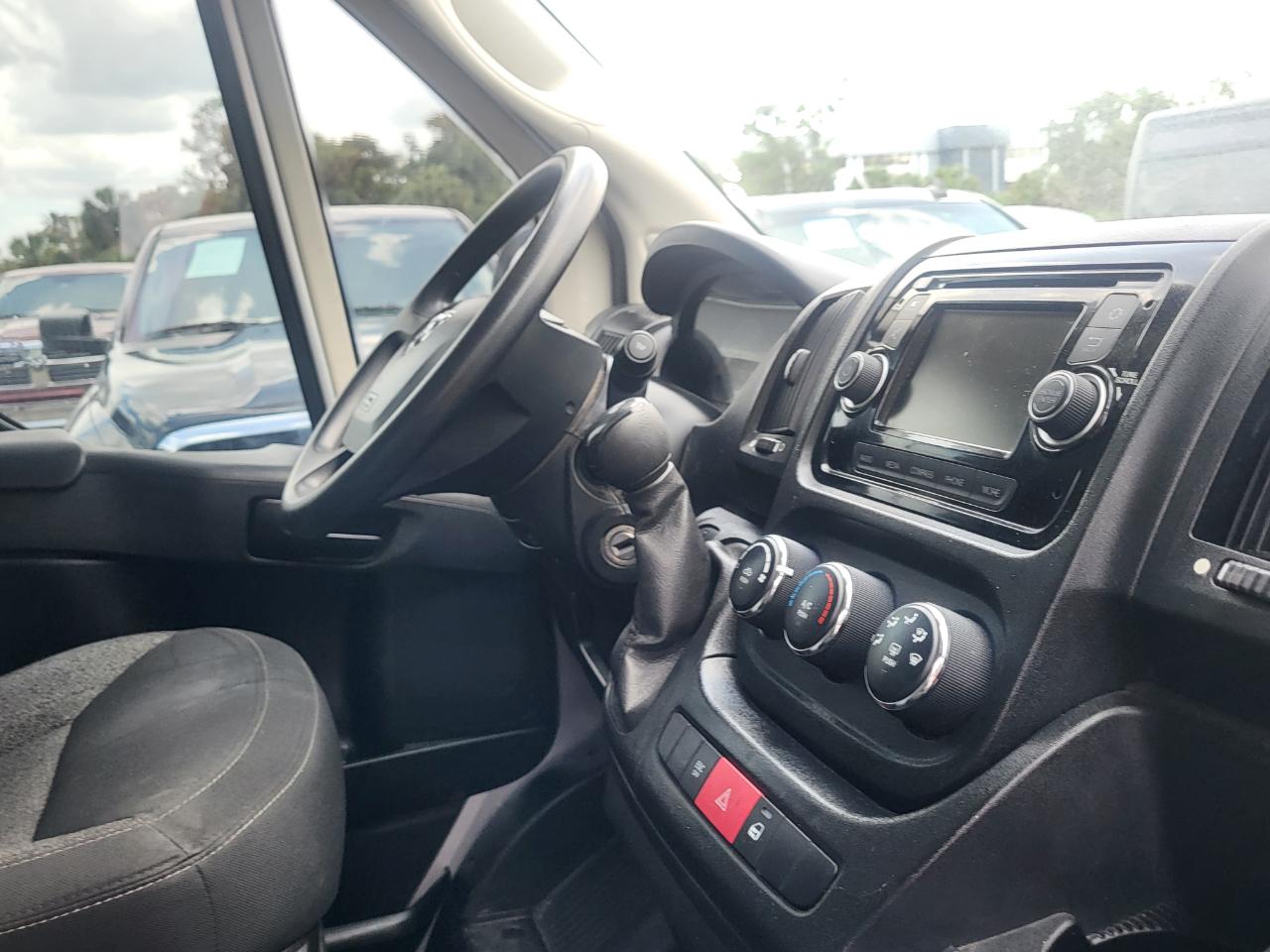RAM Promaster 1500 Low Roof Tradesman 136-in. WB 2017