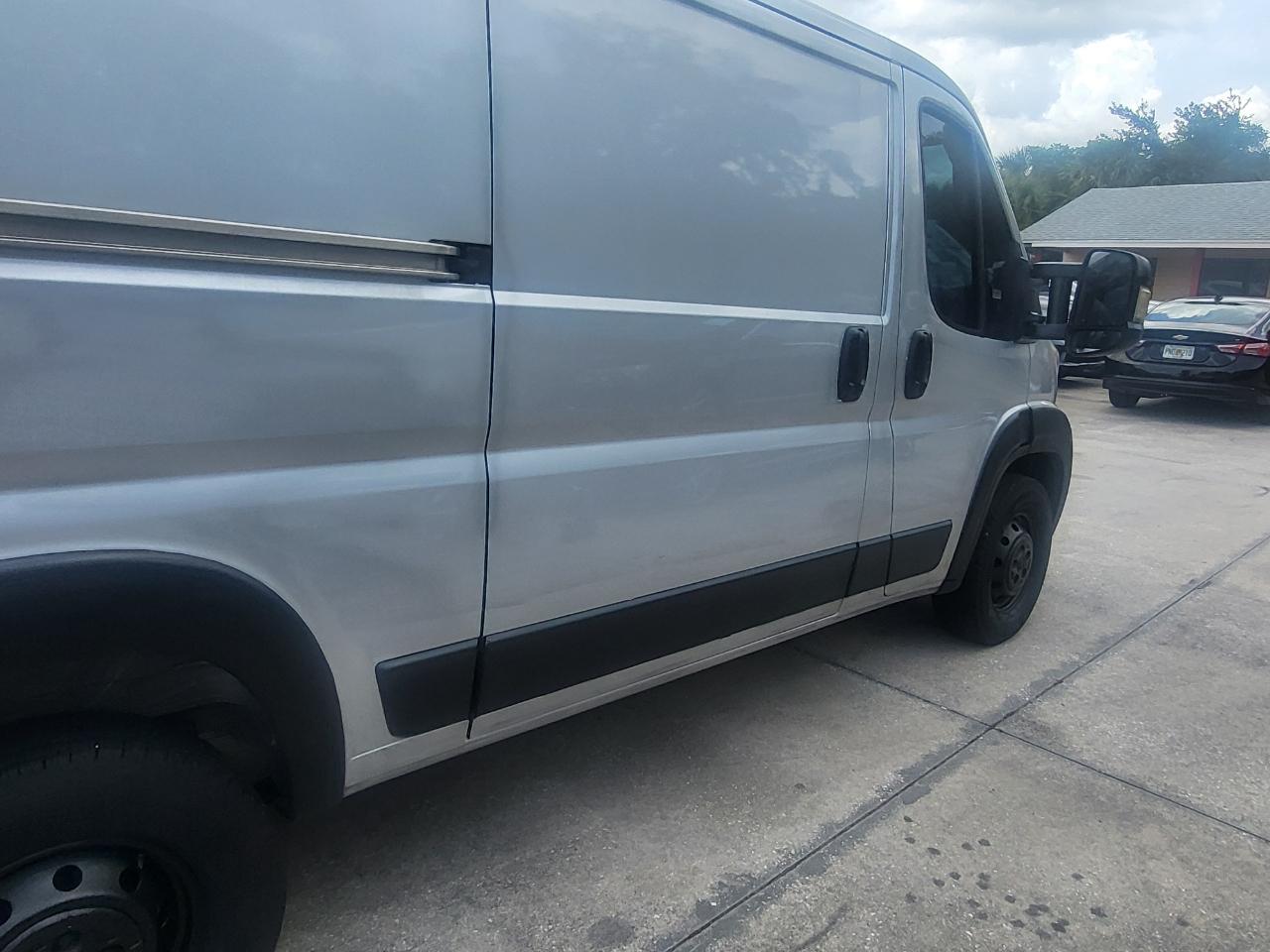 RAM Promaster 1500 Low Roof Tradesman 136-in. WB 2017