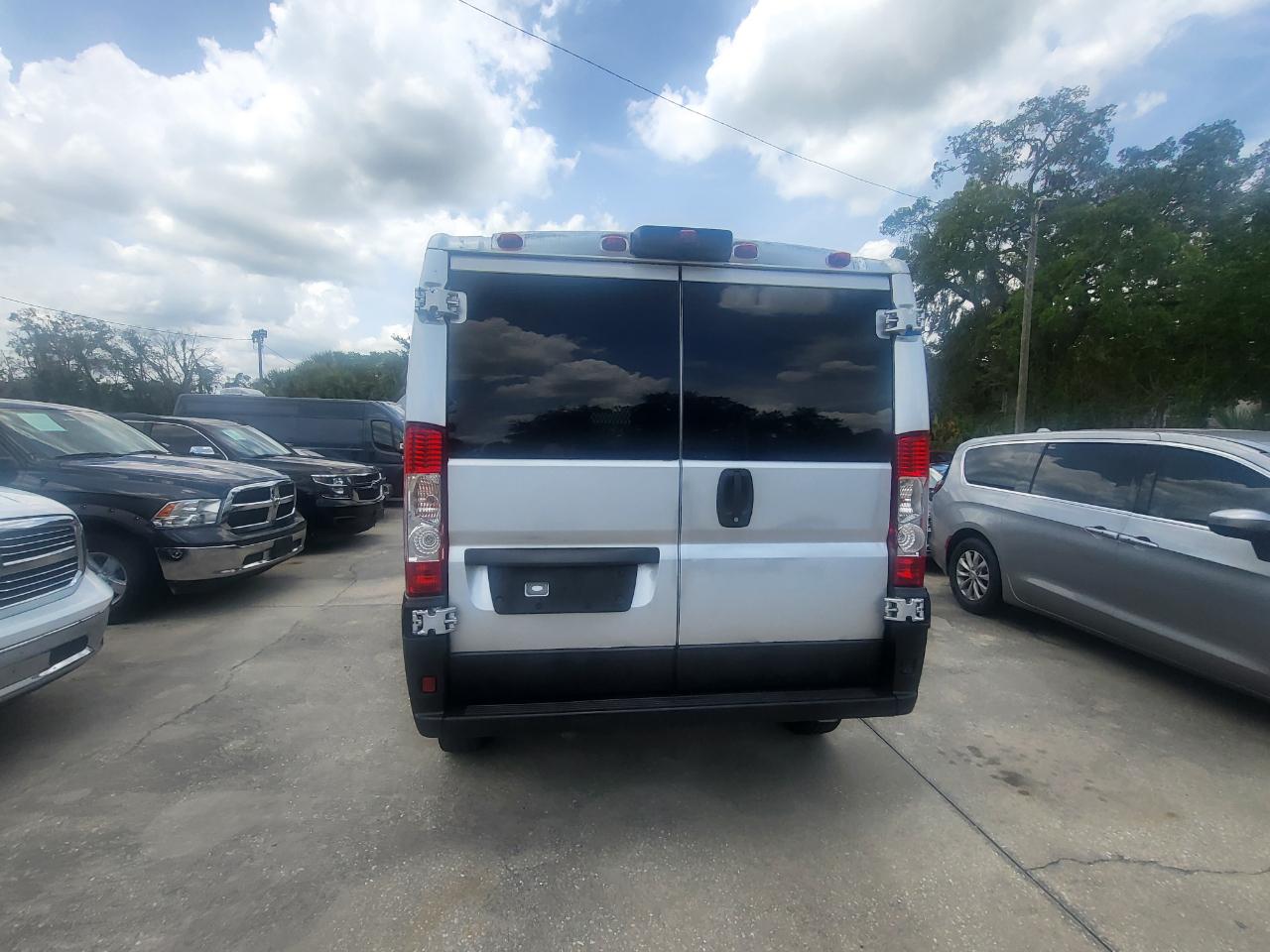 RAM Promaster 1500 Low Roof Tradesman 136-in. WB 2017