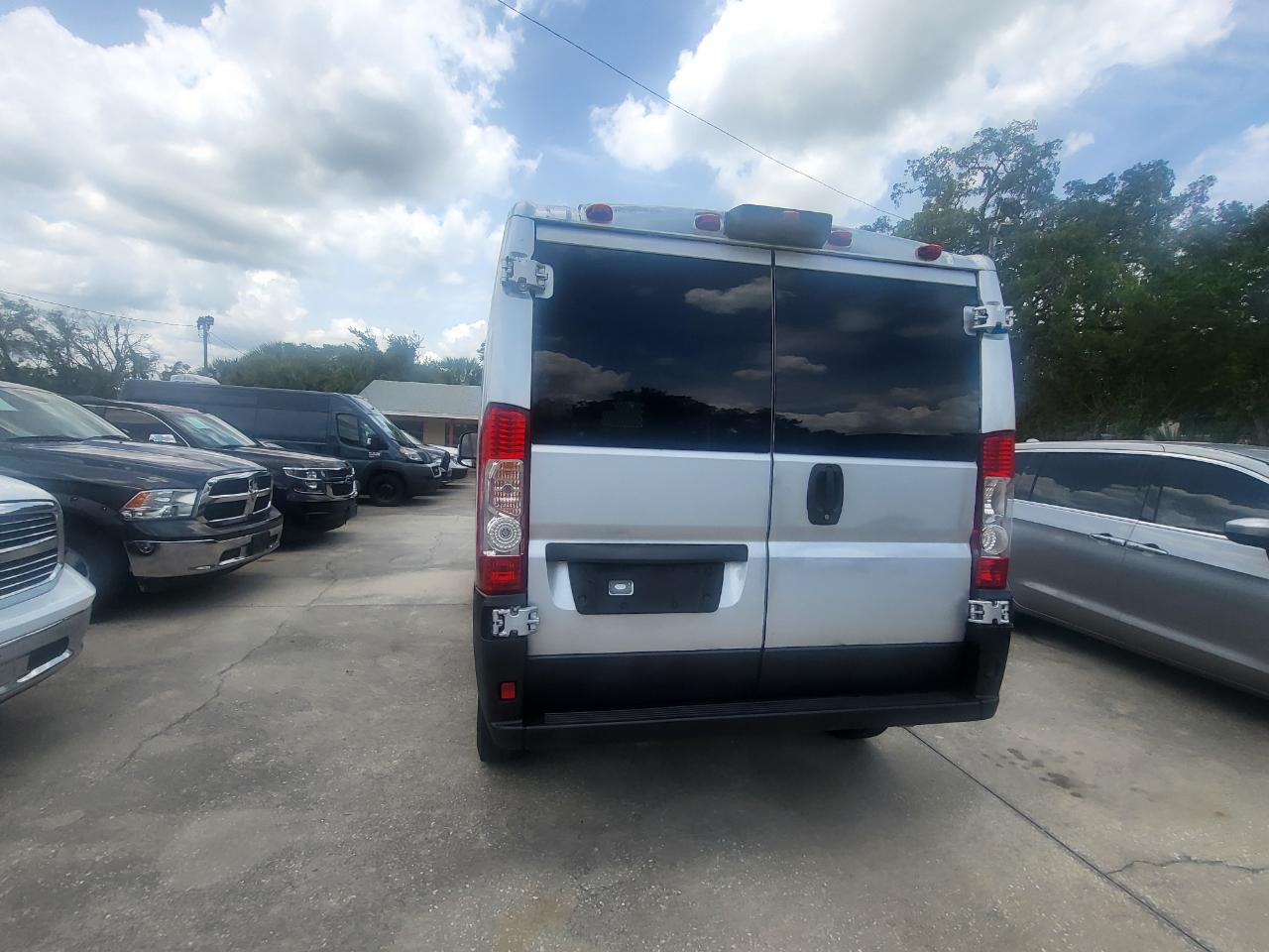 RAM Promaster 1500 Low Roof Tradesman 136-in. WB 2017