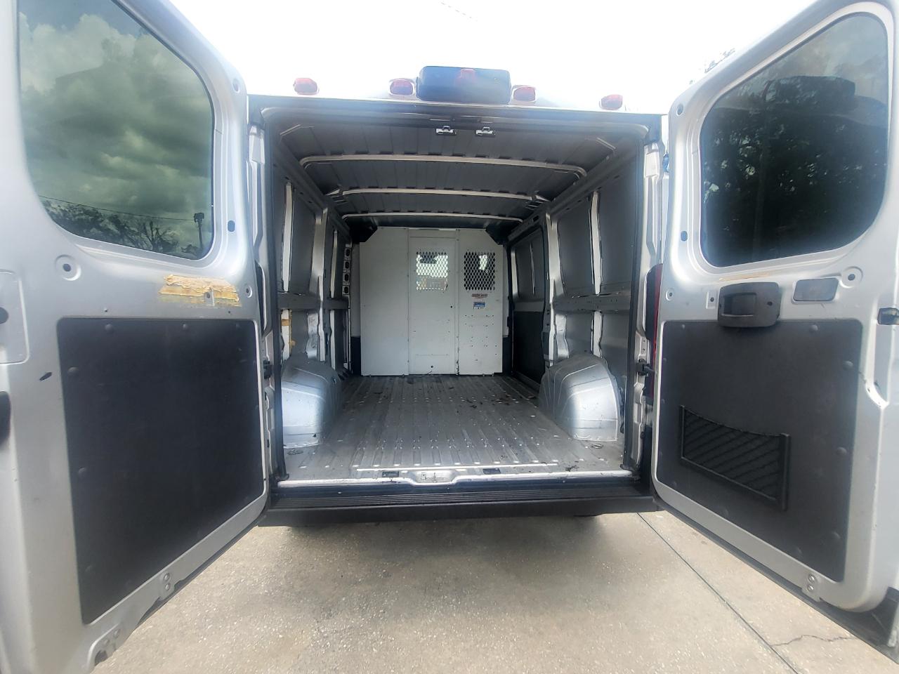 RAM Promaster 1500 Low Roof Tradesman 136-in. WB 2017
