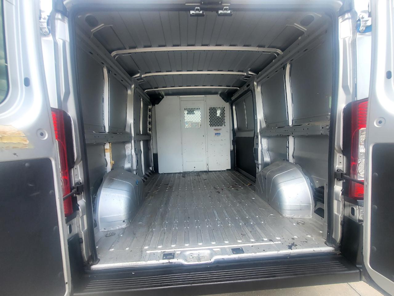 RAM Promaster 1500 Low Roof Tradesman 136-in. WB 2017