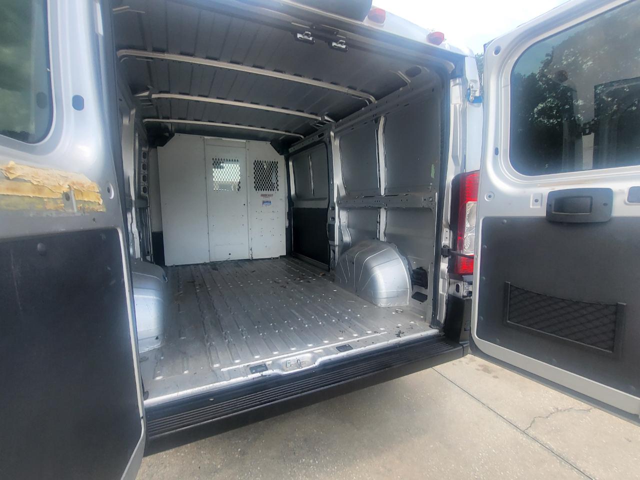 RAM Promaster 1500 Low Roof Tradesman 136-in. WB 2017