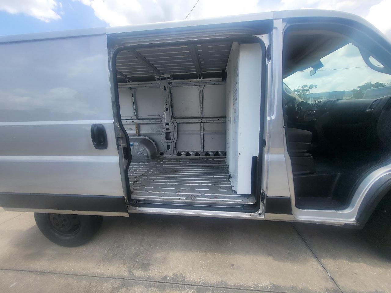 RAM Promaster 1500 Low Roof Tradesman 136-in. WB 2017