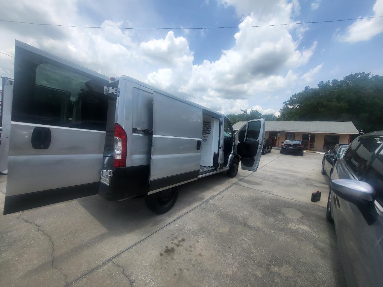 RAM Promaster 1500 Low Roof Tradesman 136-in. WB 2017