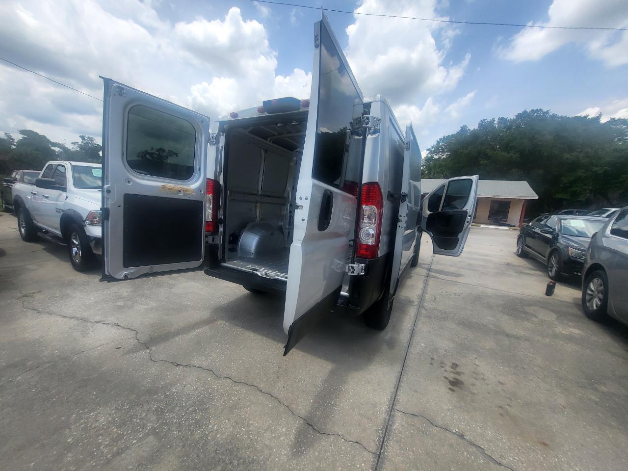 RAM Promaster 1500 Low Roof Tradesman 136-in. WB 2017