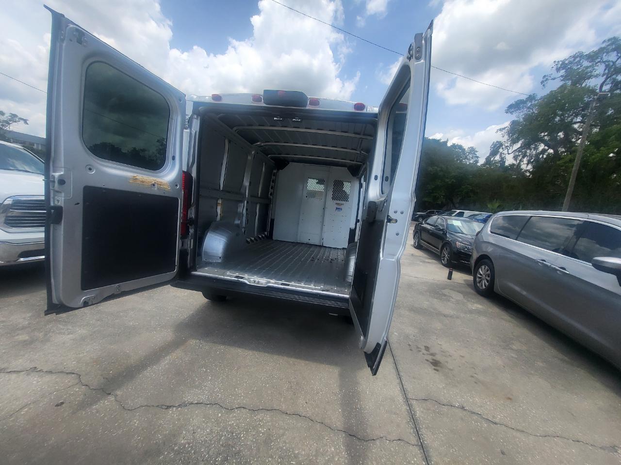 RAM Promaster 1500 Low Roof Tradesman 136-in. WB 2017