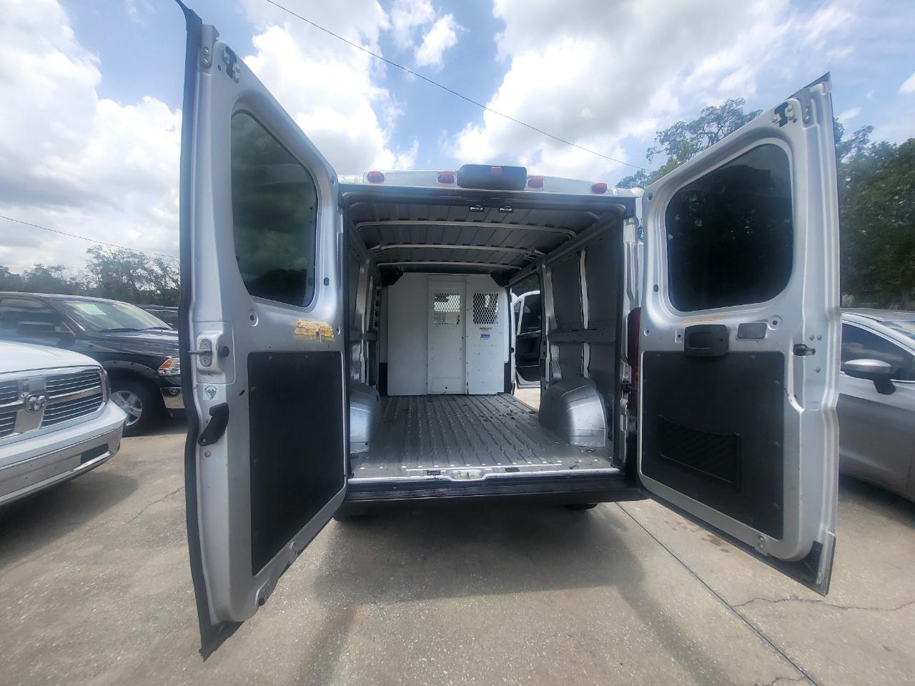 RAM Promaster 1500 Low Roof Tradesman 136-in. WB 2017