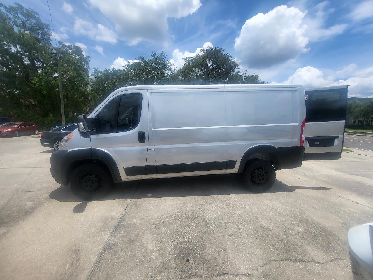RAM Promaster 1500 Low Roof Tradesman 136-in. WB 2017