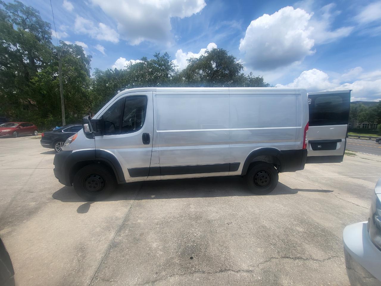 RAM Promaster 1500 Low Roof Tradesman 136-in. WB 2017