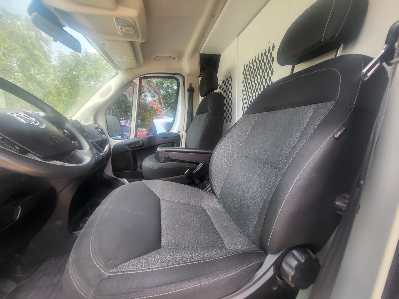 RAM Promaster 1500 Low Roof Tradesman 136-in. WB 2017