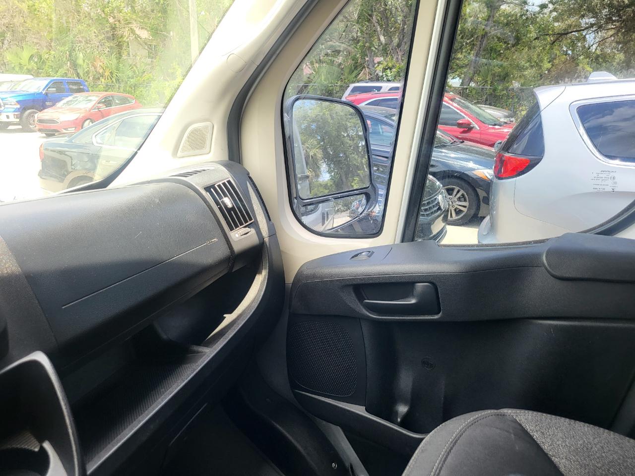 RAM Promaster 1500 Low Roof Tradesman 136-in. WB 2017