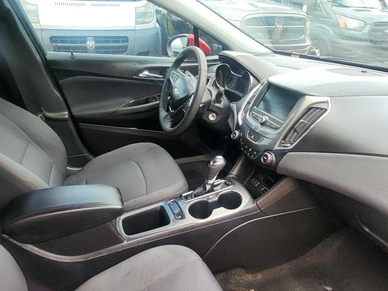 Chevrolet Cruze LS Hatchback 2019