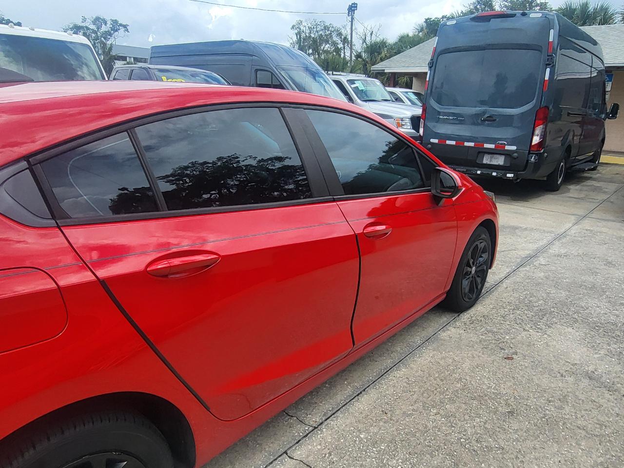 Chevrolet Cruze LS Hatchback 2019