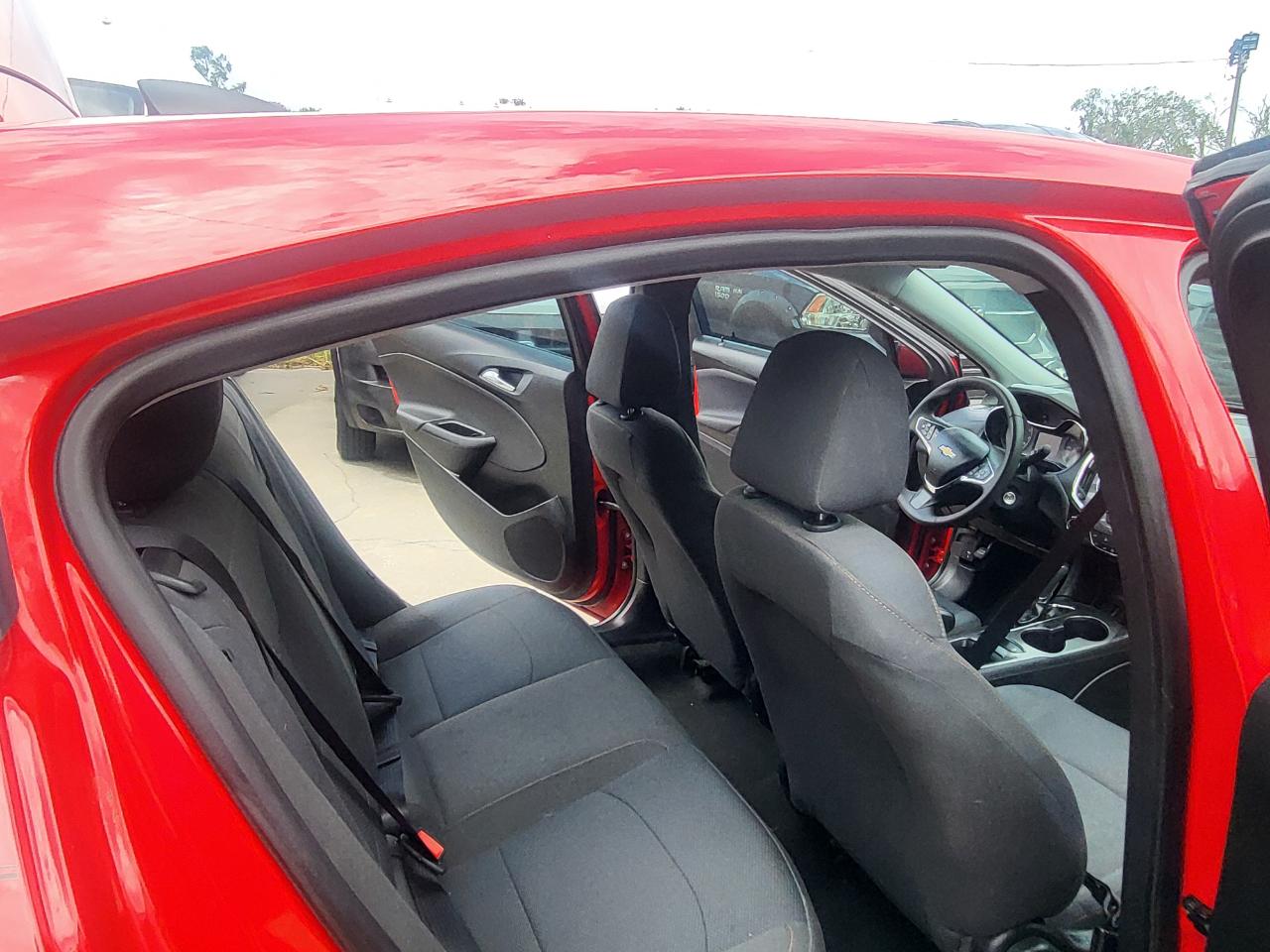 Chevrolet Cruze LS Hatchback 2019