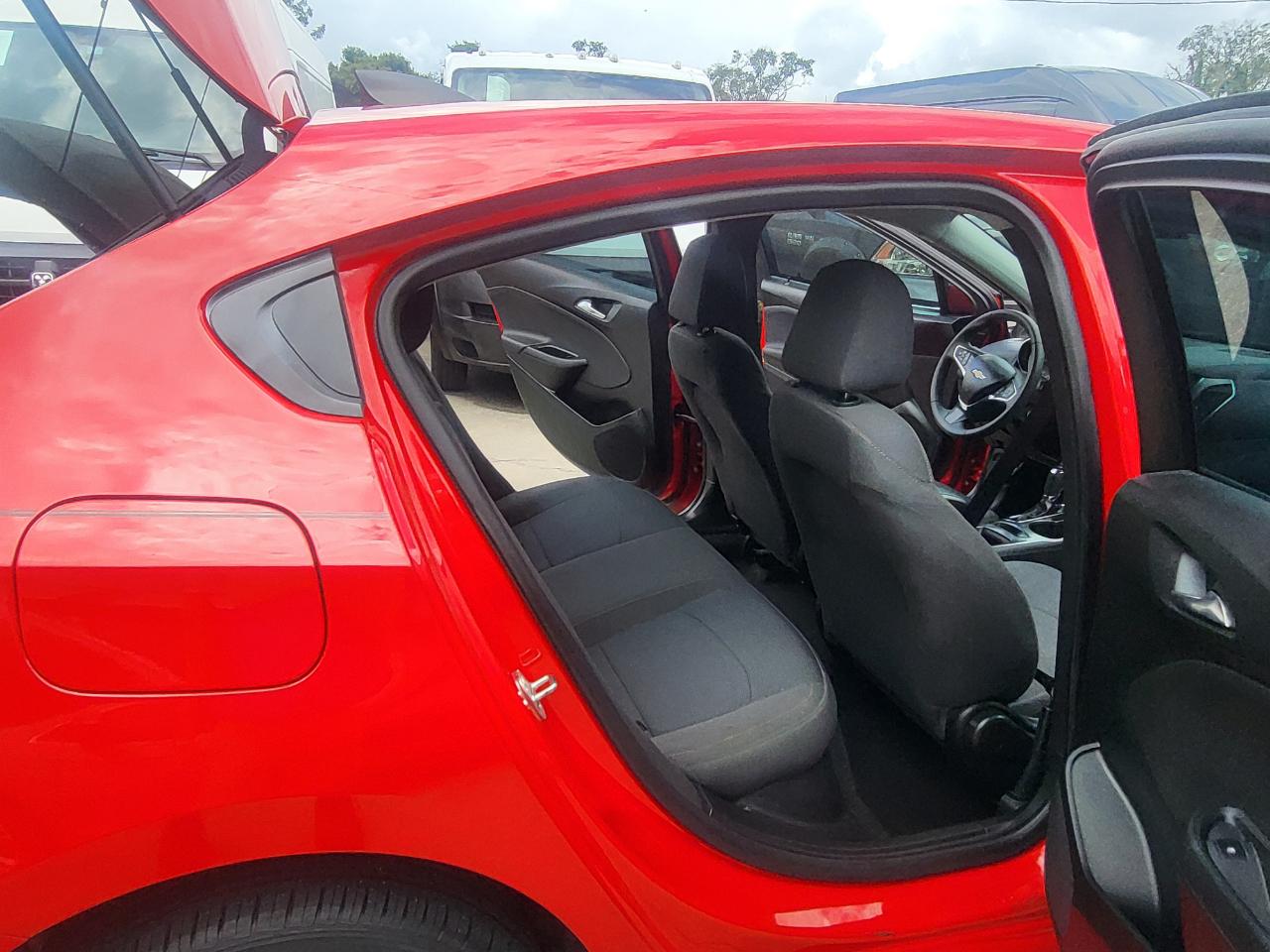 Chevrolet Cruze LS Hatchback 2019