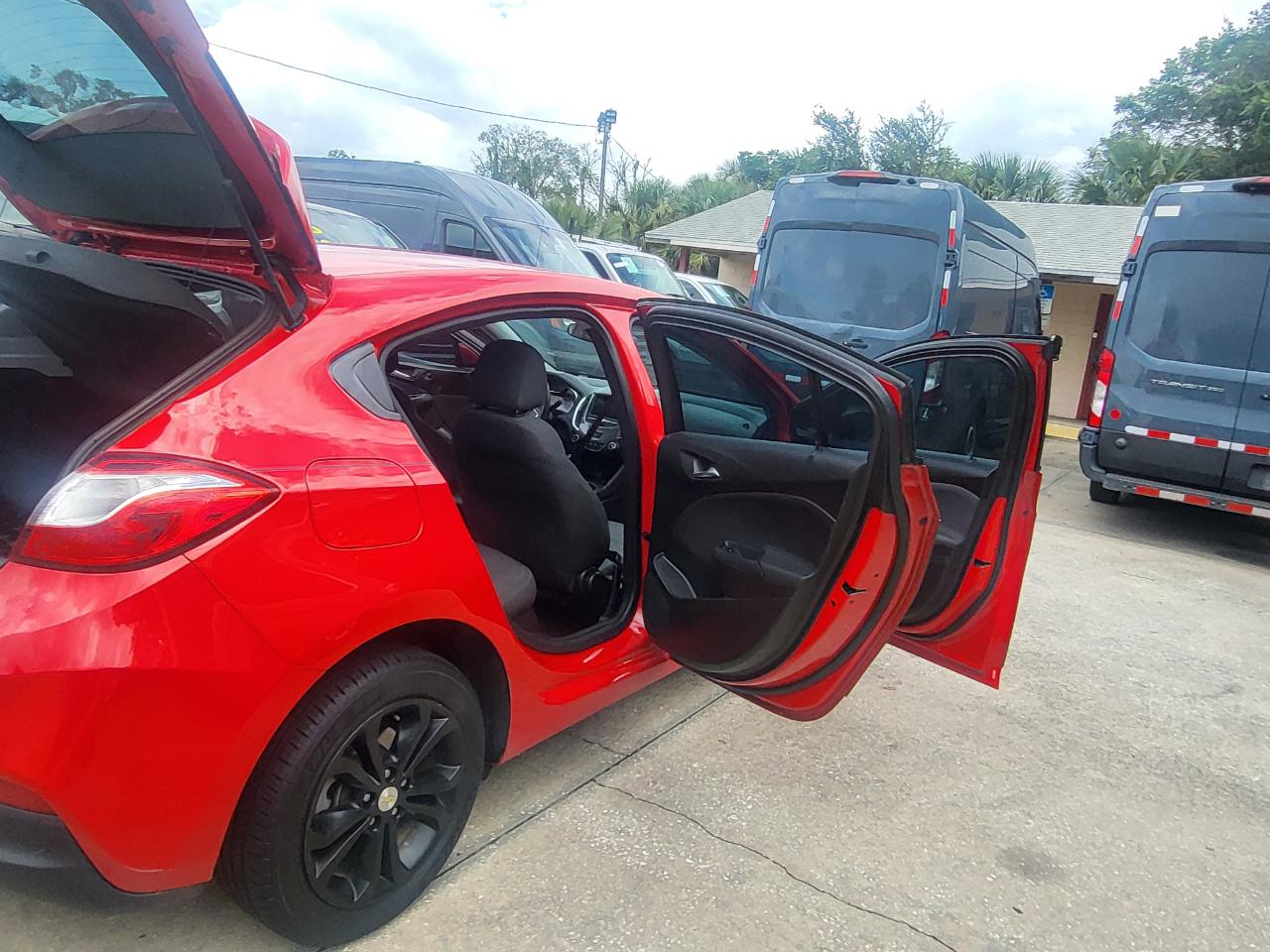 Chevrolet Cruze LS Hatchback 2019