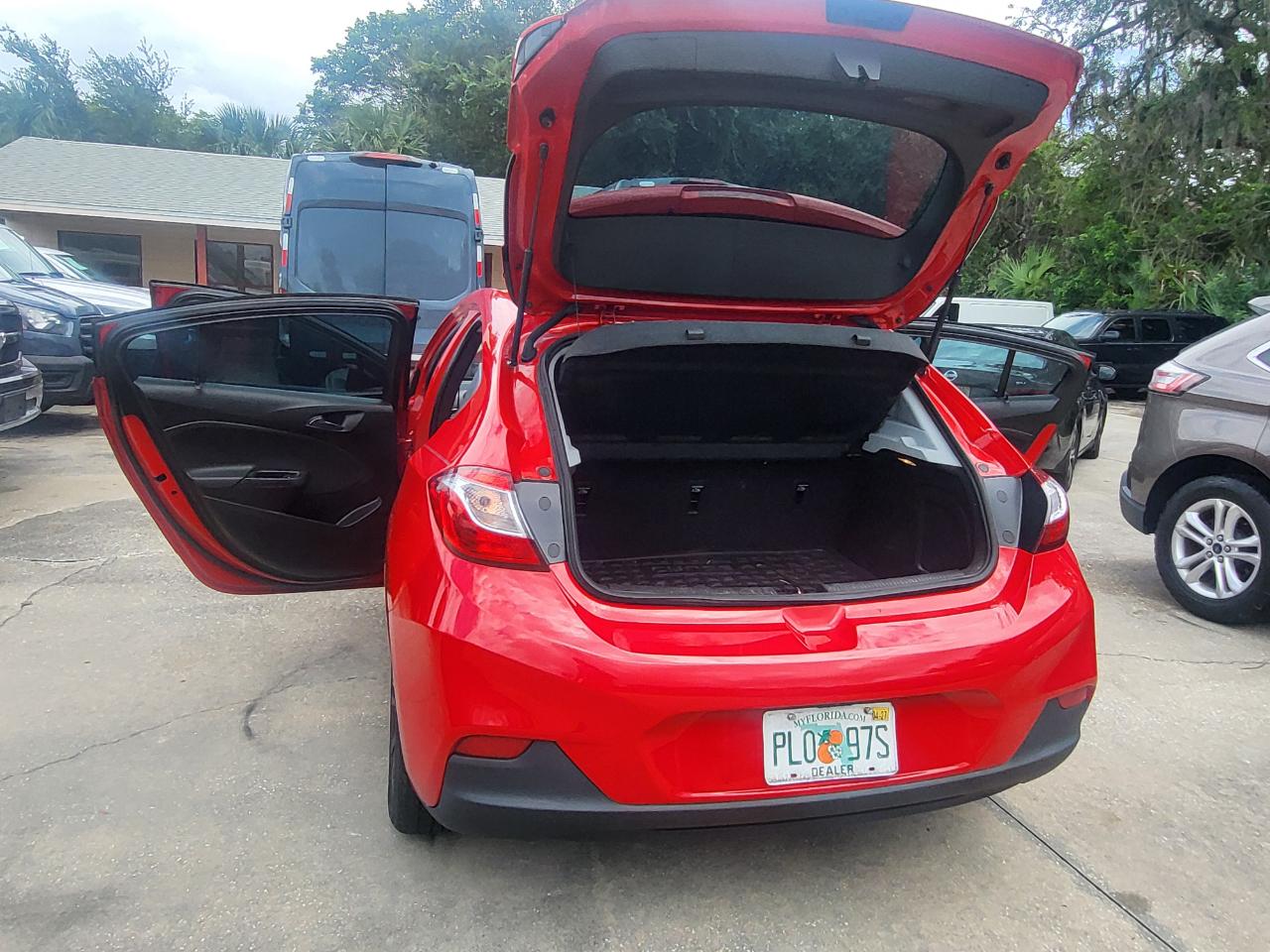 Chevrolet Cruze LS Hatchback 2019