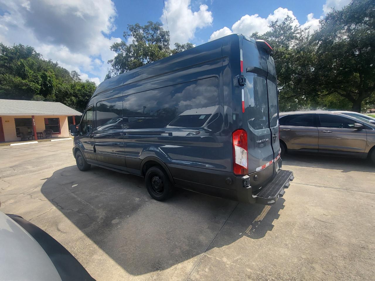 Ford Transit 250 Van High Roof w/Sliding Pass. 148-in. WB EL 2020