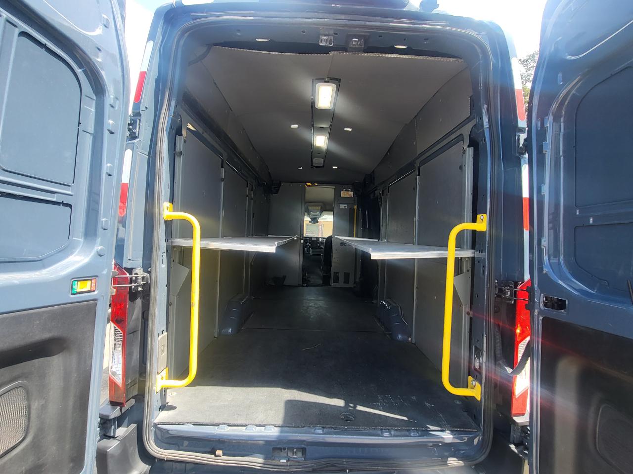 Ford Transit 250 Van High Roof w/Sliding Pass. 148-in. WB EL 2020