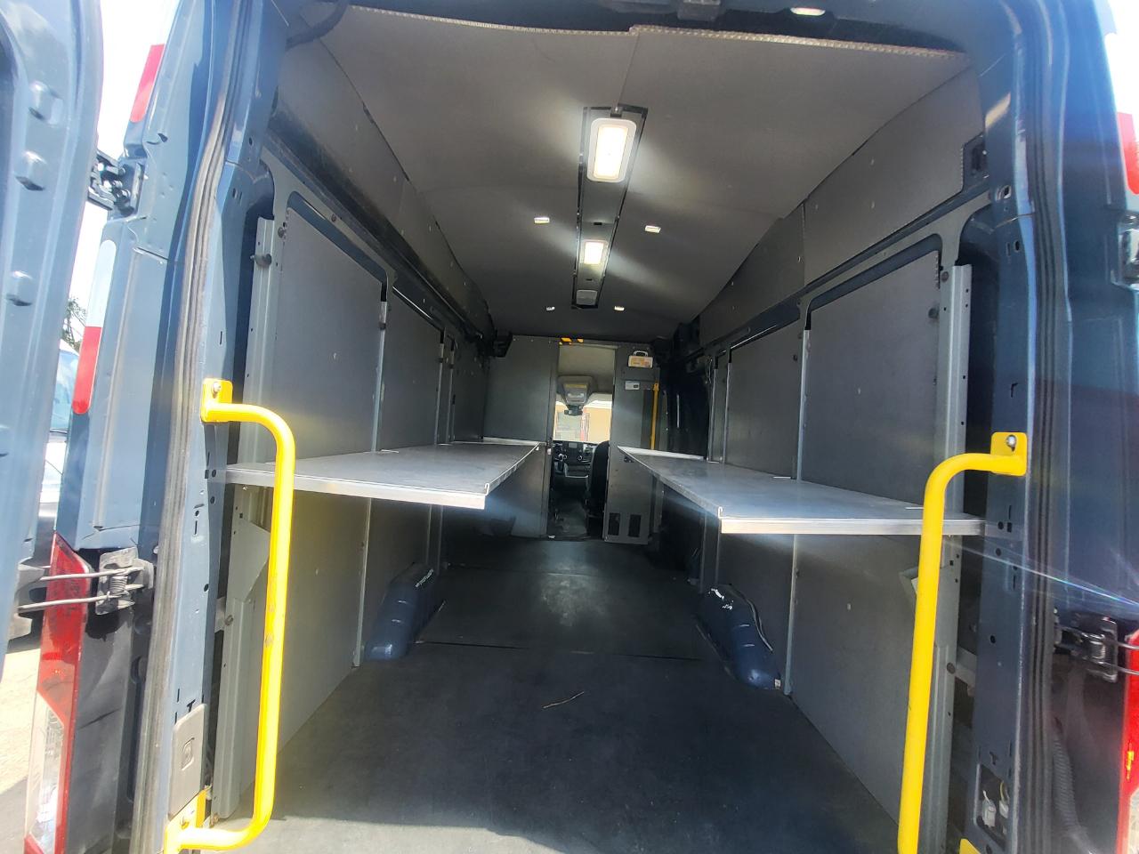 Ford Transit 250 Van High Roof w/Sliding Pass. 148-in. WB EL 2020
