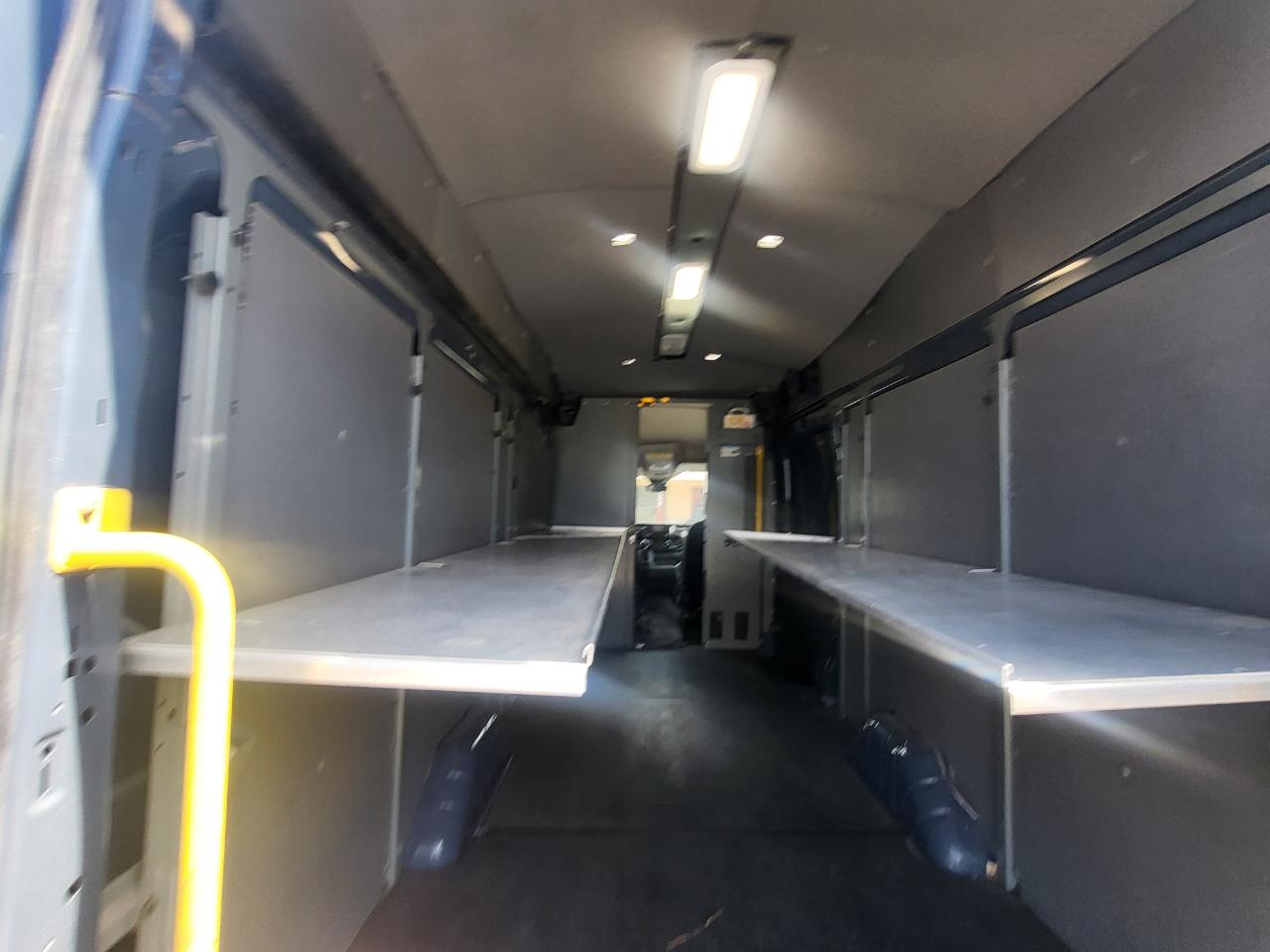 Ford Transit 250 Van High Roof w/Sliding Pass. 148-in. WB EL 2020