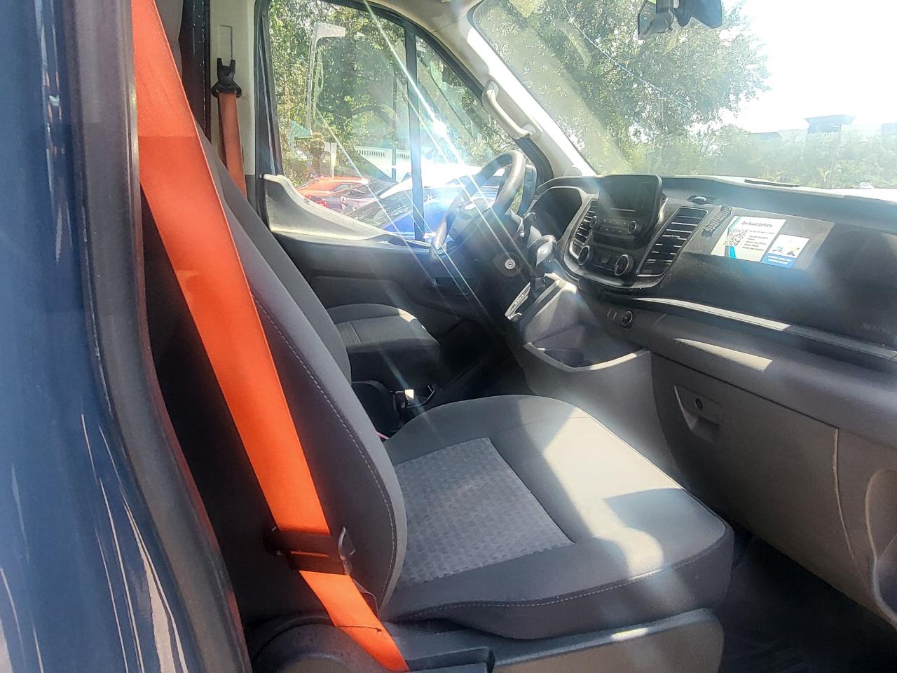 Ford Transit 250 Van High Roof w/Sliding Pass. 148-in. WB EL 2020