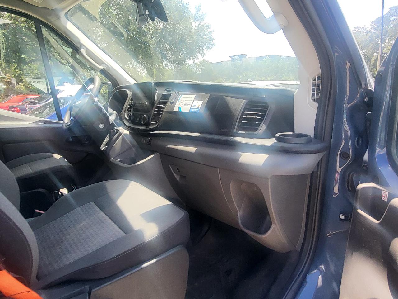 Ford Transit 250 Van High Roof w/Sliding Pass. 148-in. WB EL 2020