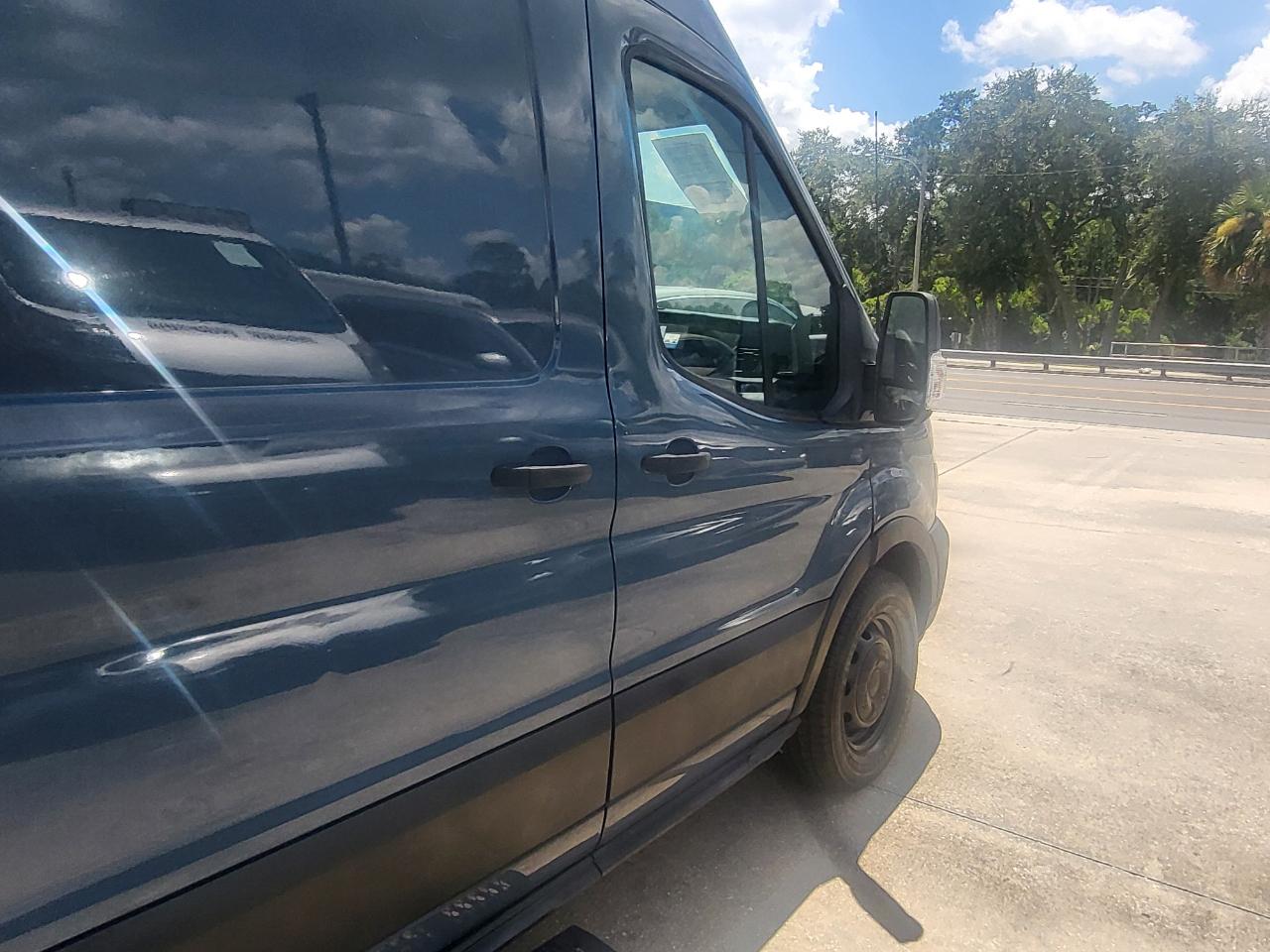 Ford Transit 250 Van High Roof w/Sliding Pass. 148-in. WB EL 2020