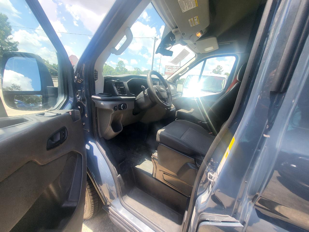 Ford Transit 250 Van High Roof w/Sliding Pass. 148-in. WB EL 2020