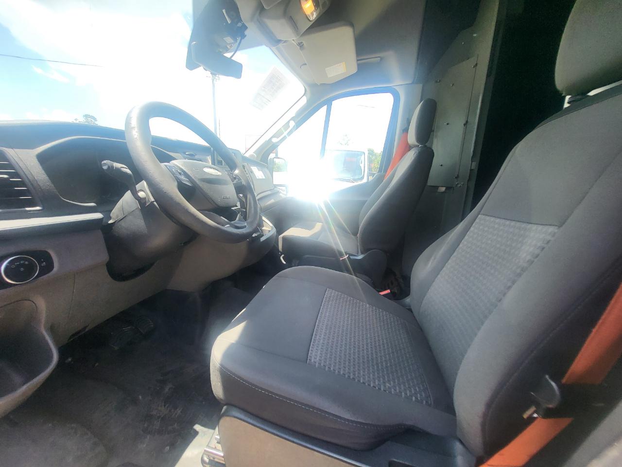 Ford Transit 250 Van High Roof w/Sliding Pass. 148-in. WB EL 2020