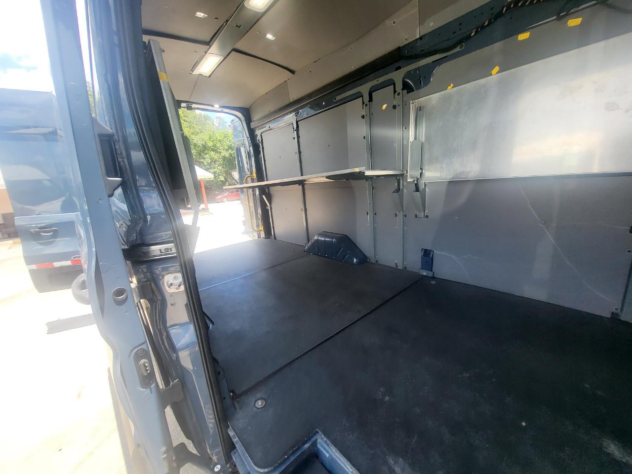Ford Transit 250 Van High Roof w/Sliding Pass. 148-in. WB EL 2020