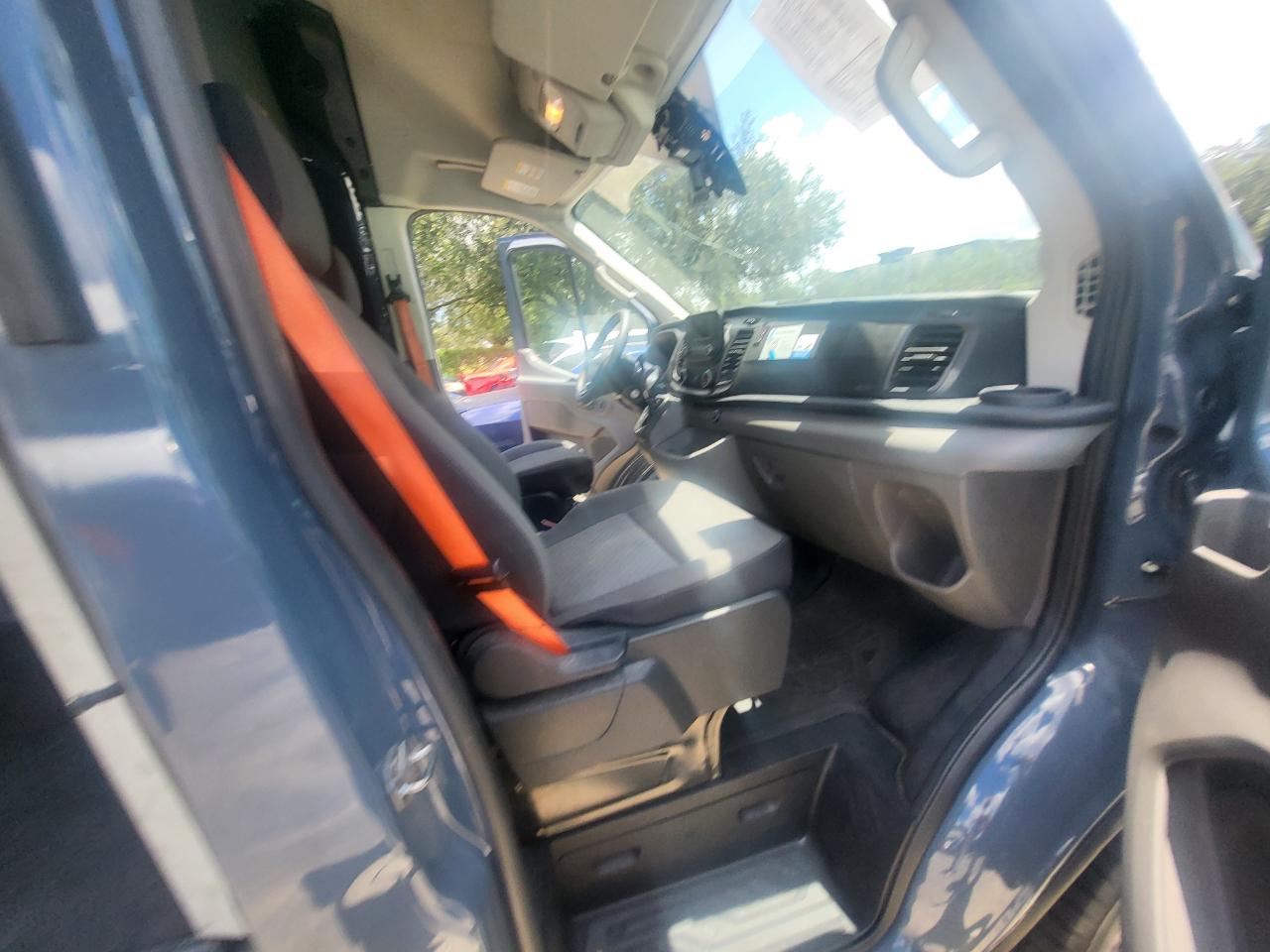Ford Transit 250 Van High Roof w/Sliding Pass. 148-in. WB EL 2020