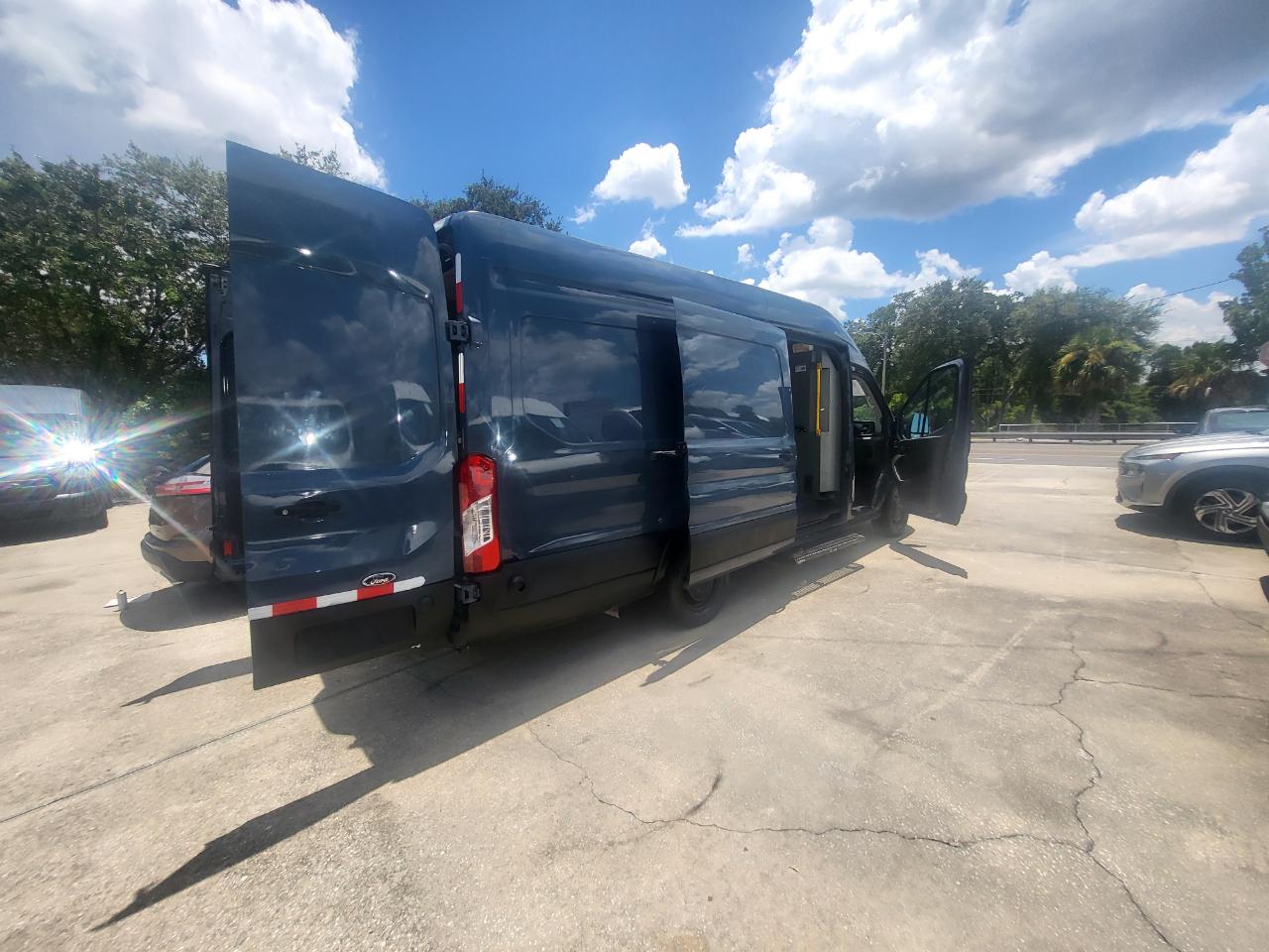 Ford Transit 250 Van High Roof w/Sliding Pass. 148-in. WB EL 2020