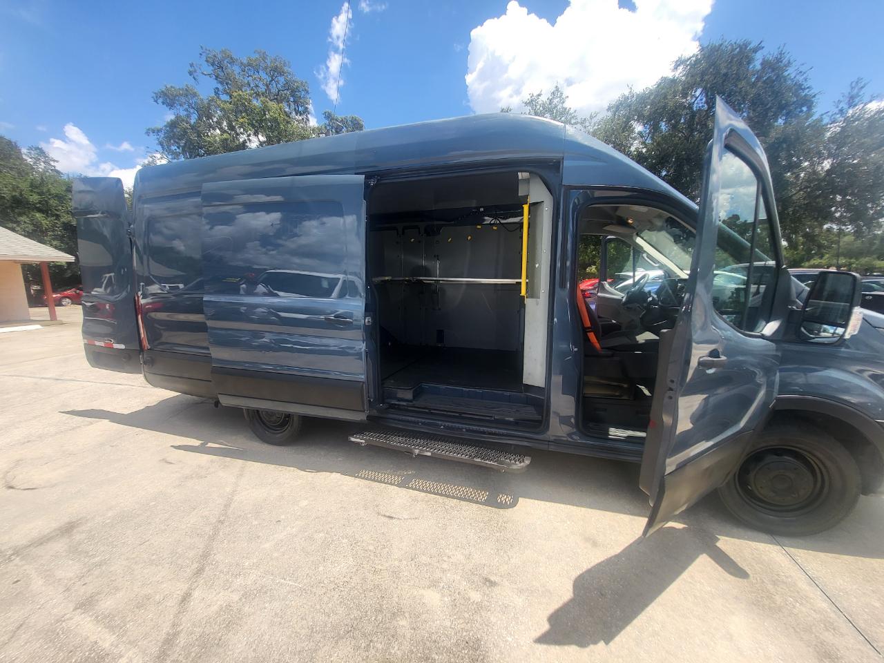 Ford Transit 250 Van High Roof w/Sliding Pass. 148-in. WB EL 2020