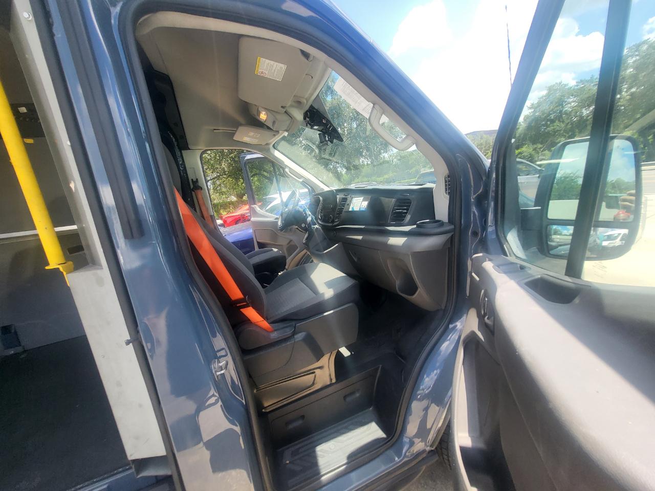 Ford Transit 250 Van High Roof w/Sliding Pass. 148-in. WB EL 2020
