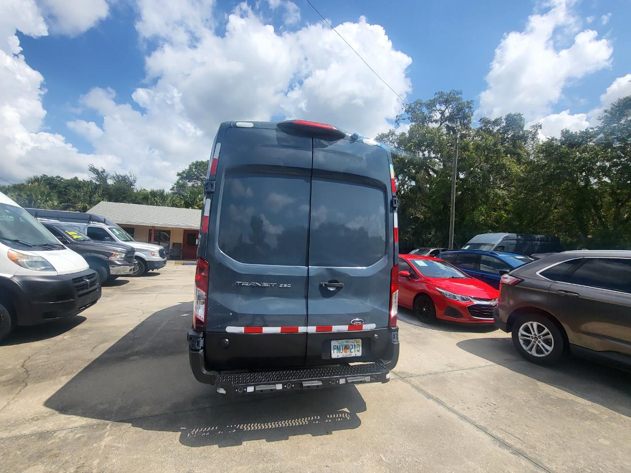 Ford Transit 250 Van High Roof w/Sliding Pass. 148-in. WB EL 2020