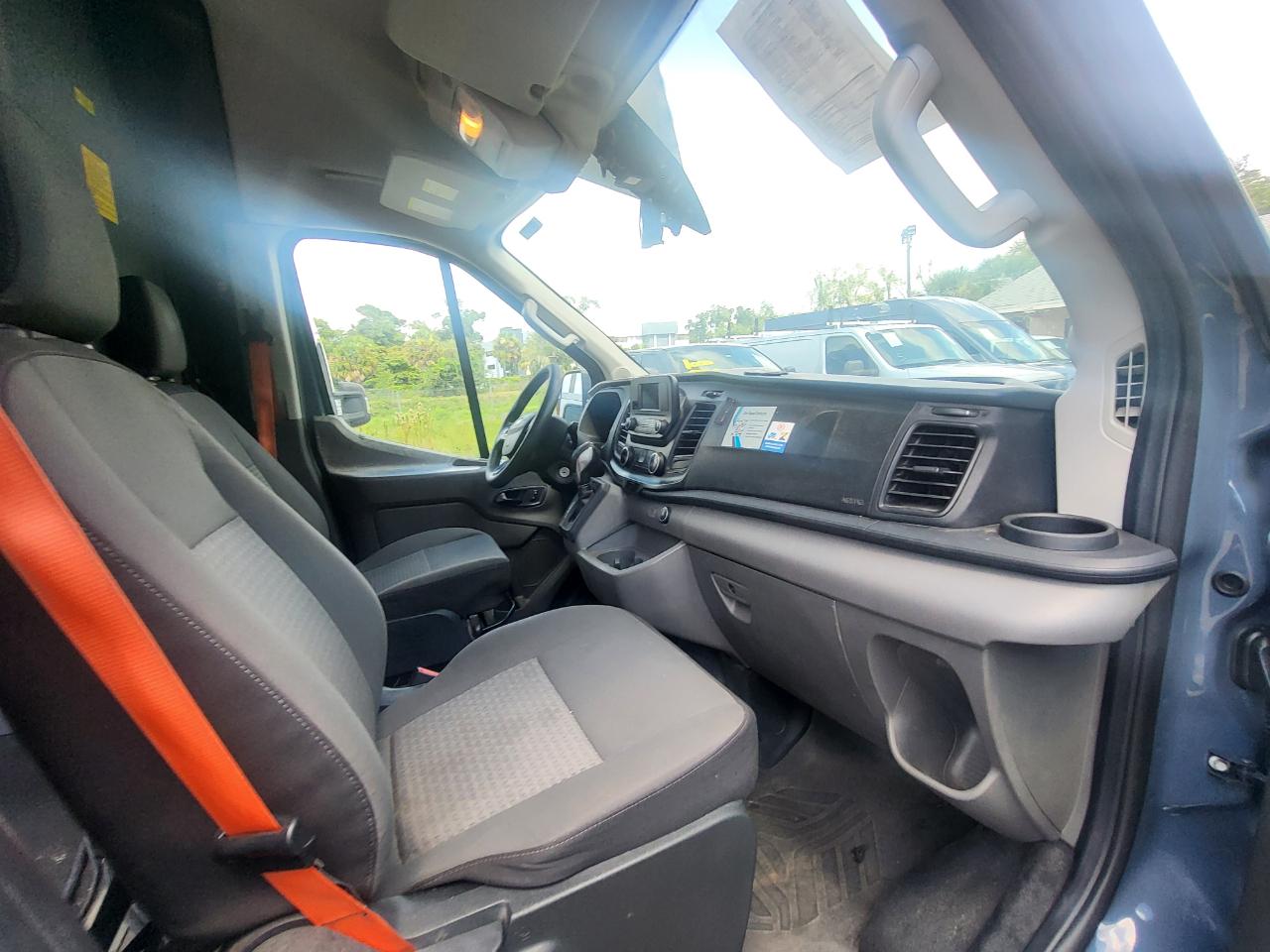 Ford Transit 250 Van High Roof w/Sliding Pass. 148-in. WB EL 2020