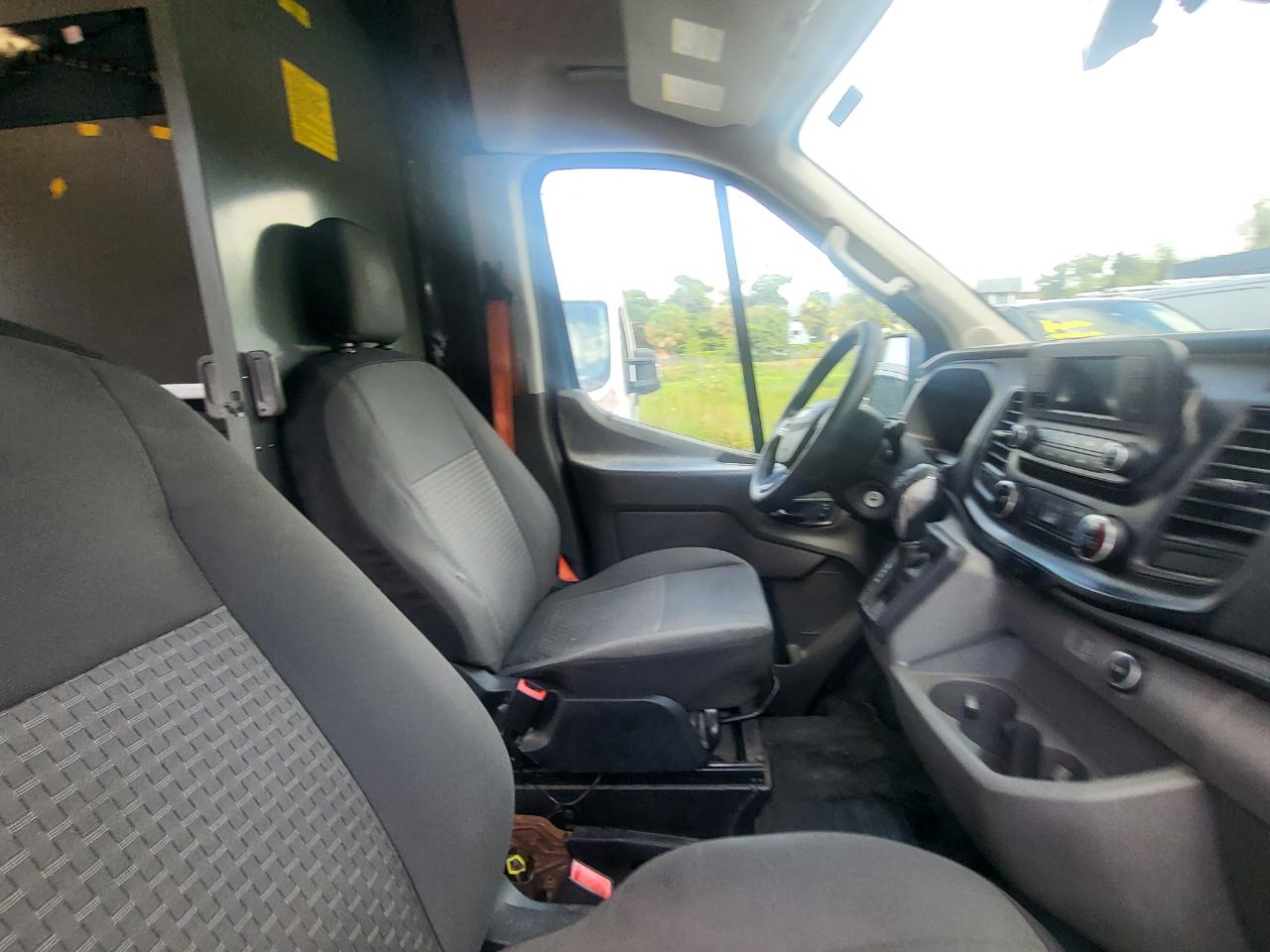 Ford Transit 250 Van High Roof w/Sliding Pass. 148-in. WB EL 2020