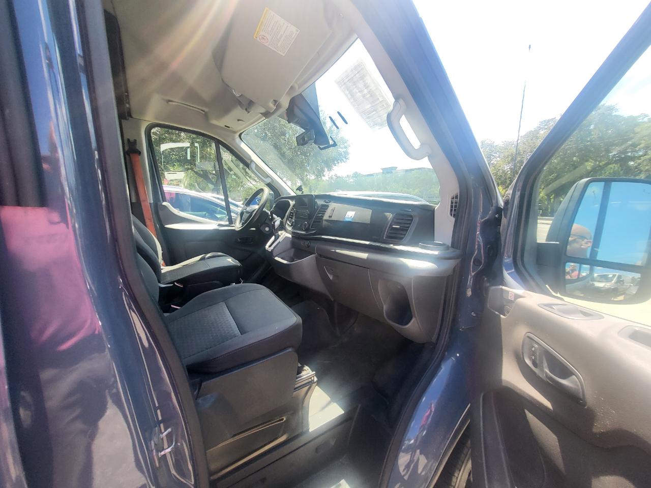 Ford Transit 250 Van High Roof w/Sliding Pass. 148-in. WB EL 2020