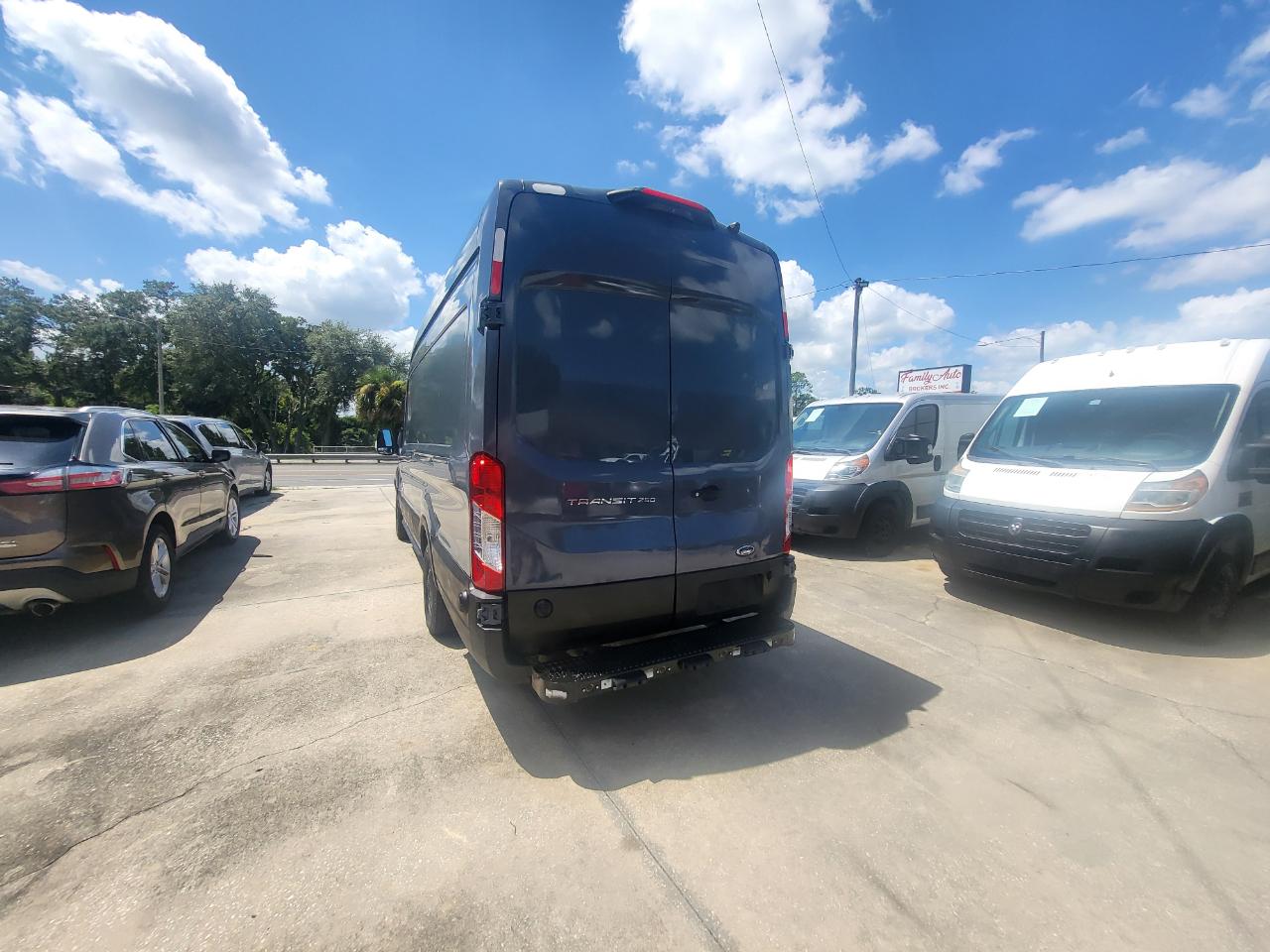 Ford Transit 250 Van High Roof w/Sliding Pass. 148-in. WB EL 2020