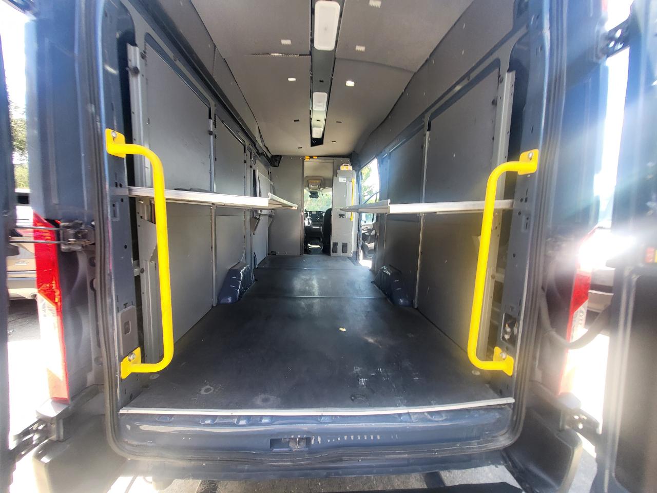 Ford Transit 250 Van High Roof w/Sliding Pass. 148-in. WB EL 2020